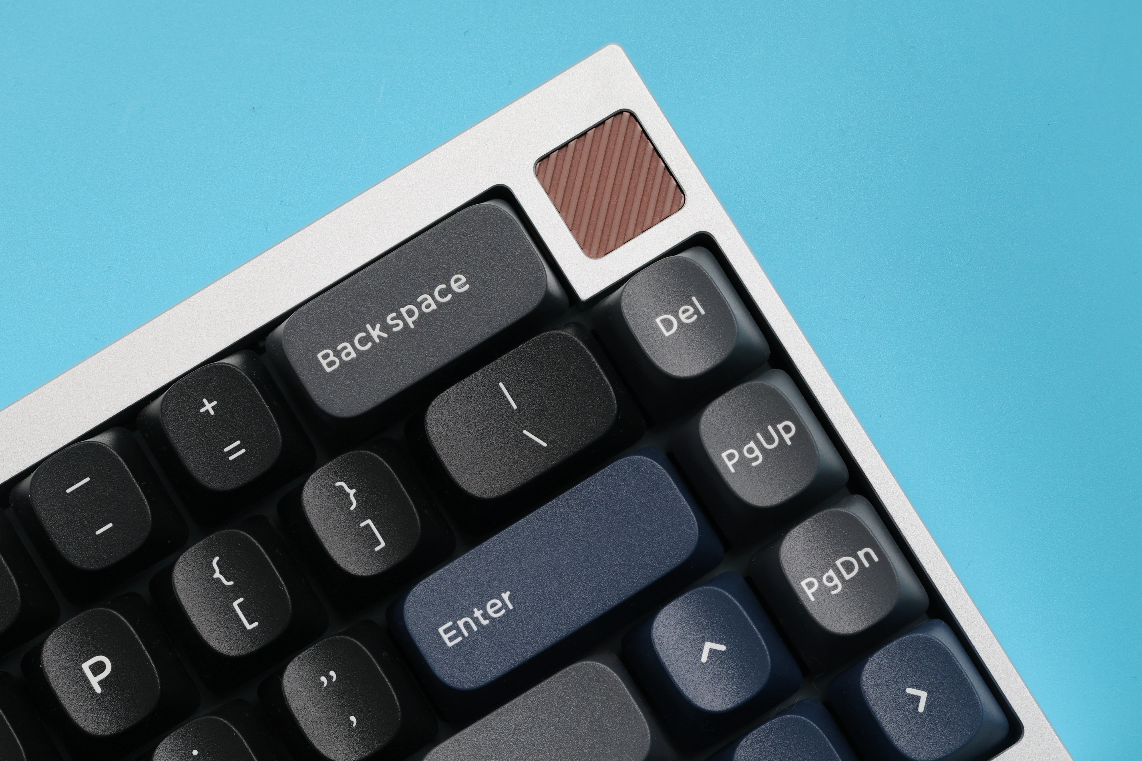 YMK Obsidian keycaps